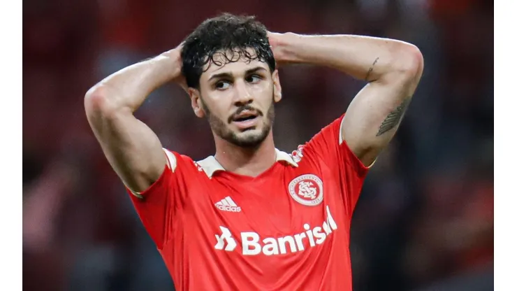 Foto: Maxi Franzoi/AGIF - Johnny renovou recentemente com o Internacional