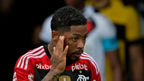 Marinho com a camisa do Flamengo - Foto: Thiago Ribeiro/AGIF