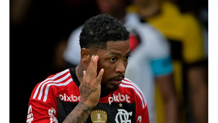 Marinho com a camisa do Flamengo - Foto: Thiago Ribeiro/AGIF