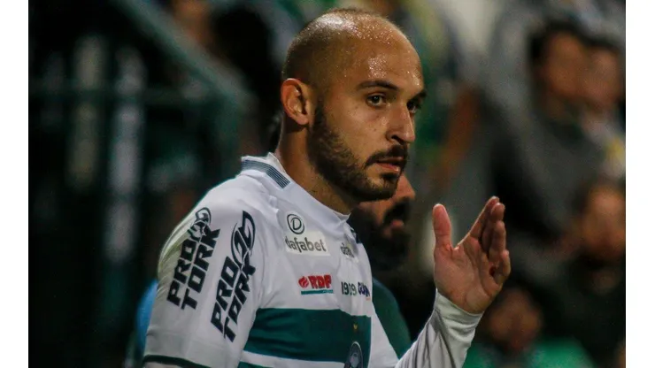 Foto: Gabriel Machado/AGIF - Régis está no Coritiba desde o começo do ano passado