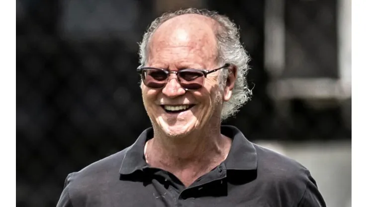 - Falcão, dirigente do departamento de futebol santista