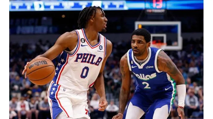Maxey contra Irving no começo deste mês