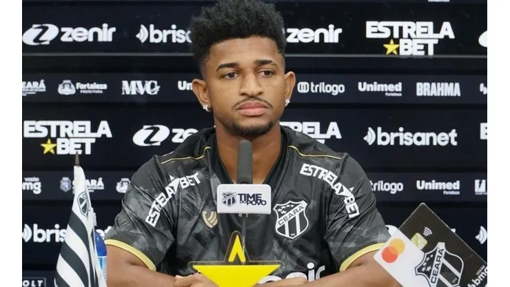 Foto: (Israel Simonton/Ceará SC) - Warley durante coletiva no Ceará nesta terça (28)