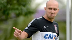 Foto: (Mauro Horita/AGIF) - Alessandro era o capitão do Corinthians na conquista da Libertadores em 2012