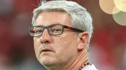 - Odair Hellmann, treinador