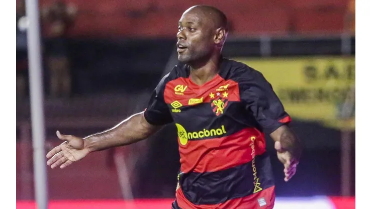 Foto: (Rafael Vieira/AGIF) - Vagner Love fez uma projeção do jogo entre Sport e CRB, pela Copa do Nordeste