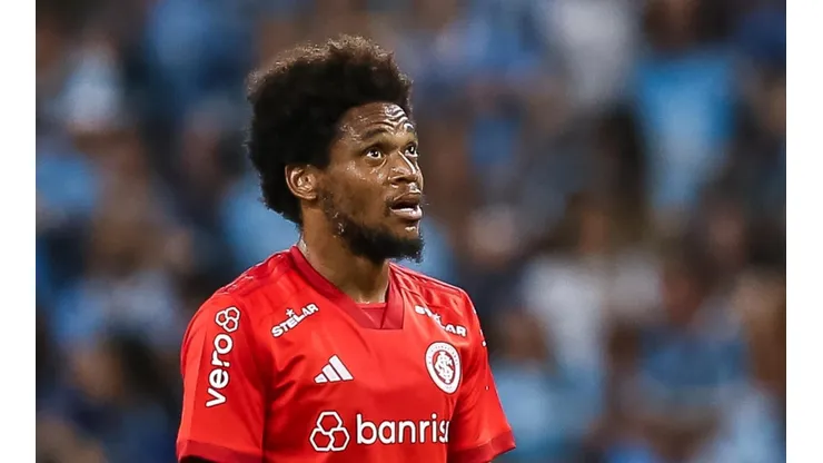Foto: Pedro H. Tesch/AGIF - Luiz Adriano marcou um gol em três jogos desde que voltou.