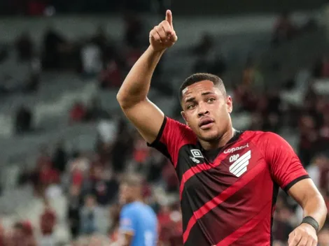 Diretor abre o jogo sobre situação de Vitor Roque e esclarece busca por reforços