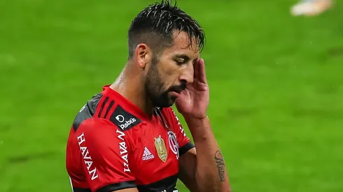 Isla com a camisa do Flamengo - Foto: Pedro H. Tesch/AGIF