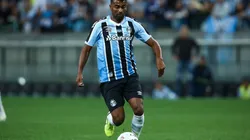 Foto: Pedro H. Tesch/AGIF - Thiago Santos foi defendido por Renato Gaúcho