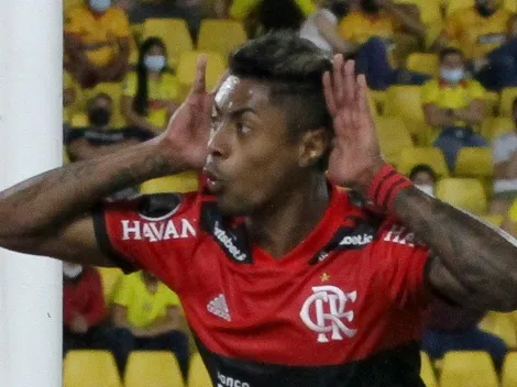 [Vídeo] Bruno Henrique 'bomba' com golaço em disputa pegando fogo no Flamengo