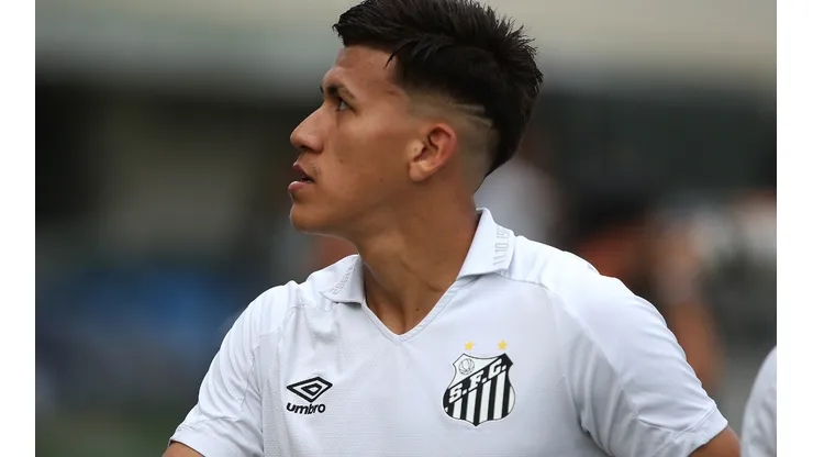 Foto: Pedro Ernesto Guerra Azevedo/Santos FC - Zabala, do Santos, se machucou durante jogo da Bolívia contra o Uzbequistão