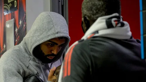 Foto: Marcelo Cortes / Flamengo - Seu Denir aparece no Ninho do Urubu