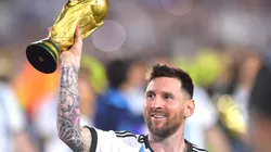 Getty Images. Messi marca golaço de falta pela Argentina