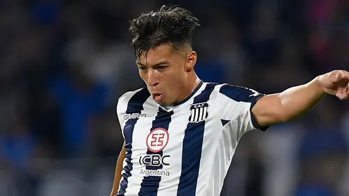 Alan Franco, em ação pelo Foto: Hernan Cortez/Getty Images