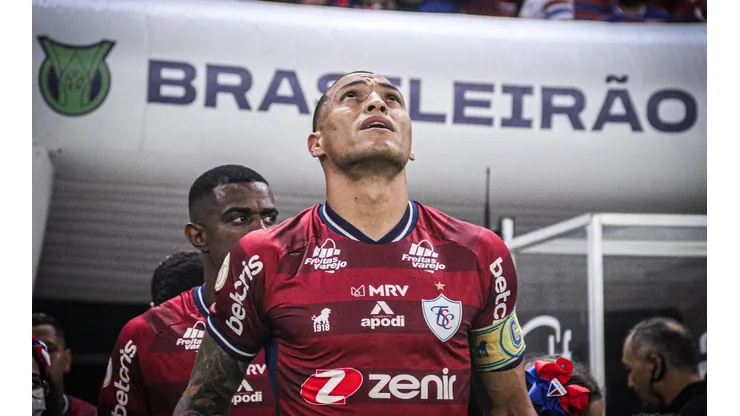 Foto: Lucas Emanuel/AGIF - Titi vem sendo titular com Vojvoda no Fortaleza
