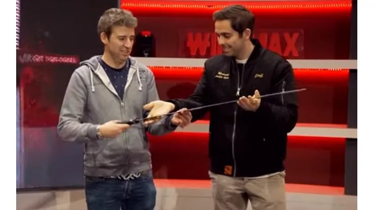 A espada do campeão de poker (Foto: Reprodução Youtube - Canal Winamax Espanha)
