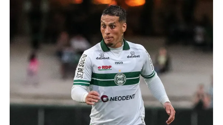Foto: (Robson Mafra/AGIF) - Jesús Trindade pode viver seus últimos meses com a camisa do Coritiba
