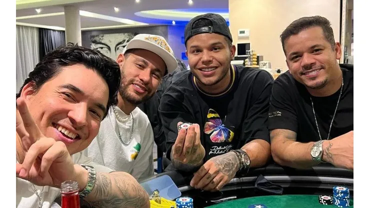Tierry joga poker com Neymar e os "parças" (Foto: Reprodução instagram oficial Tierry @tierry)