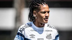 Foto: Raul Baretta/ Santos FC - Ângelo em treino da equipe da Baixada Santista.
