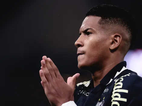 Ângelo toma decisão inusitada no Santos e ‘quebra’ a web