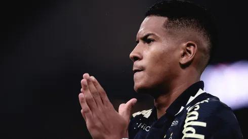 Ângelo toma decisão inusitada no Santos e ‘quebra’ a web