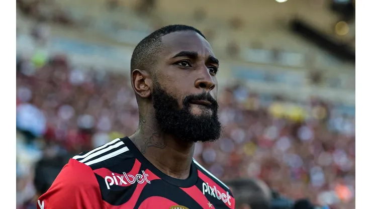 Gerson toma decisão importante no Flamengo e situação chega à Vitor Pereira