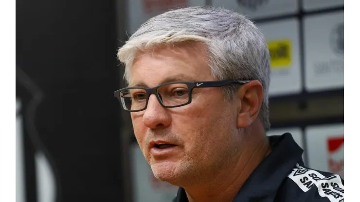 Odair diz sim e Santos libera lateral de forma imediata