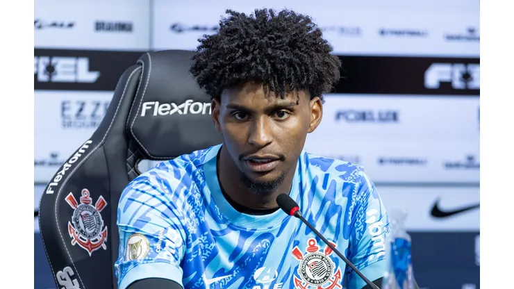 Situação contrattual de Hugo Souza liga alerta no Timão
