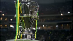 Foto: Friedemann Vogel/Getty Images - Troféu da Copa do Brasil.