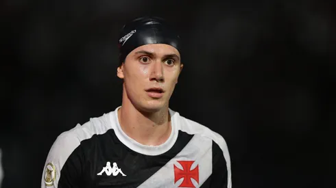 RJ - RIO DE JANEIRO - 10/07/2024 - BRASILEIRO A 2024, VASCO X CORINTHIANS - Lucas Piton jogador do Vasco durante partida contra o Corinthians no estadio Sao Januario pelo campeonato Brasileiro A 2024. Foto: Thiago Ribeiro/AGIF