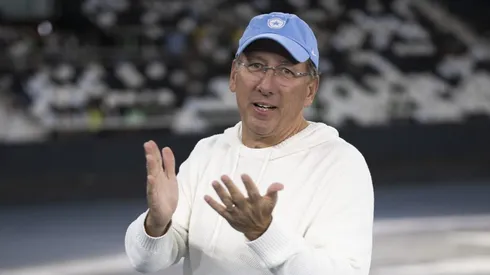 RJ – RIO DE JANEIRO – 17/07/2024 – BRASILEIRO A 2024, BOTAFOGO X PALMEIRAS – John Textor dono da SAF do Botafogo antes da partida contra o Palmeiras no estadio Engenhao pelo campeonato Brasileiro A 2024. Foto: Jorge Rodrigues/AGIF