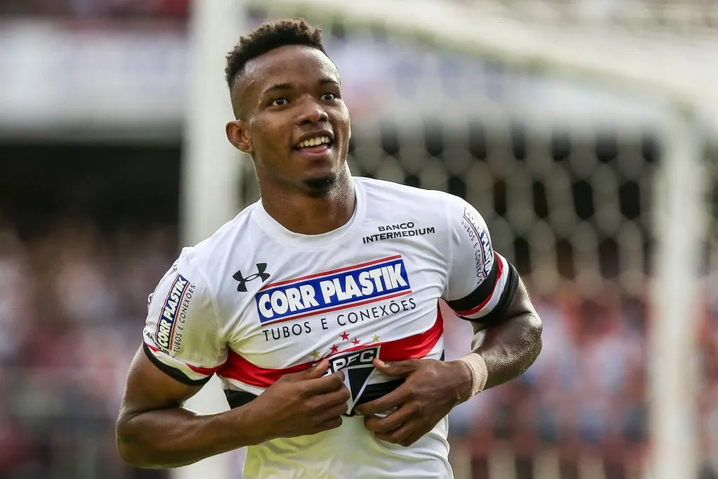 São Paulo volta a carga por Thiago Mendes . Foto: Ale Cabral/AGIF
