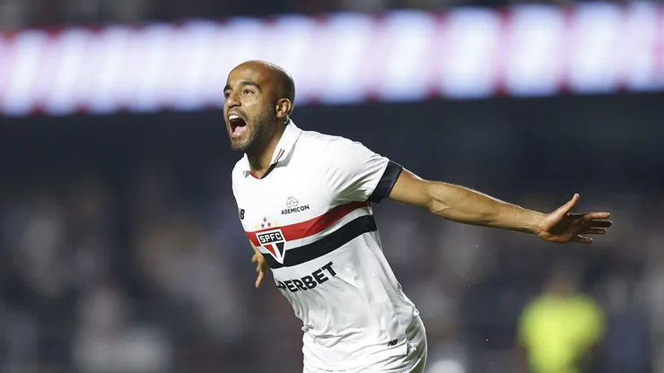 Lucas Moura comemorando o gol solitário da partida. Foto: Paulo Pinto/Saopaulofc.net