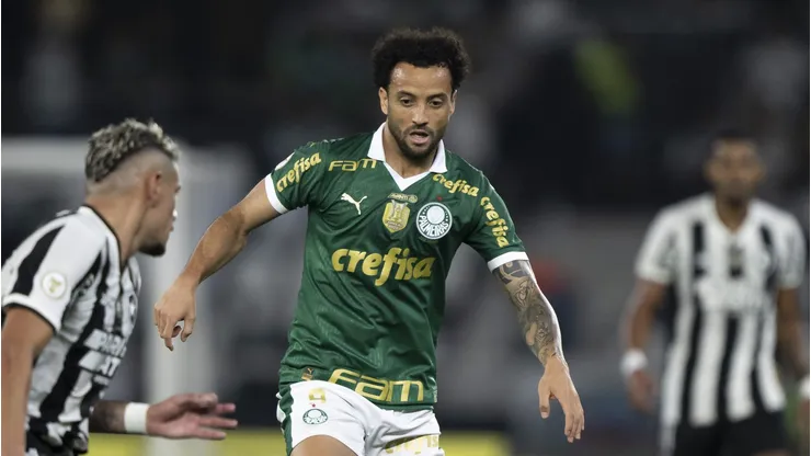 Felipe Anderson em ação no Nilton Santos. Foto: Jorge Rodrigues/AGIF