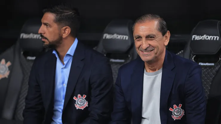 Ramón Diaz, novo técnico do Corinthians durante partida contra o Criciuma no Brasileirão