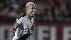 David comemorando o gol da vitória do Vasco contra o Atlético-GO