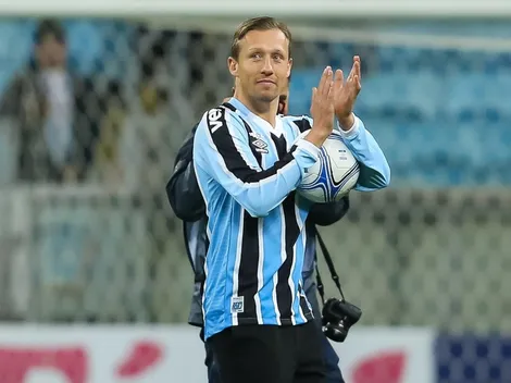 Lucas Leiva 'põe' dupla na berlinda e torcida do Grêmio escolhe quem sai