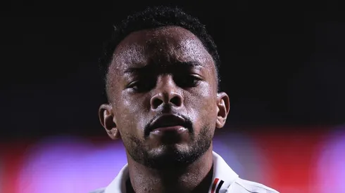 Welington durante partida contra o Palmeiras. Lateral não fica no Tricolor.