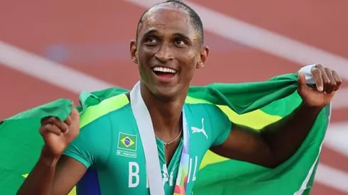 Alison sagrou-se campeão mundial dos 400m com barreiras