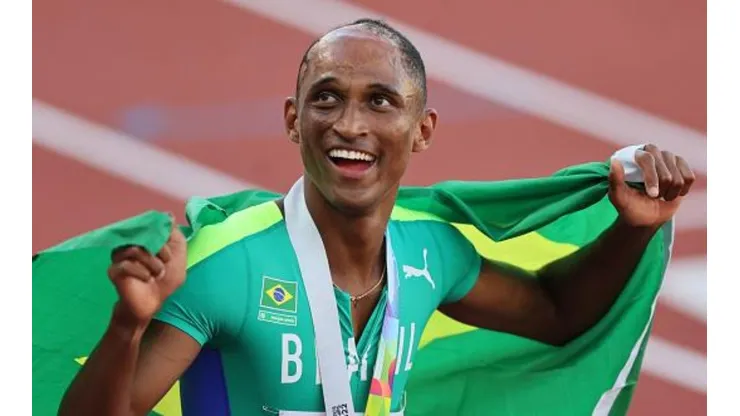 Alison sagrou-se campeão mundial dos 400m com barreiras