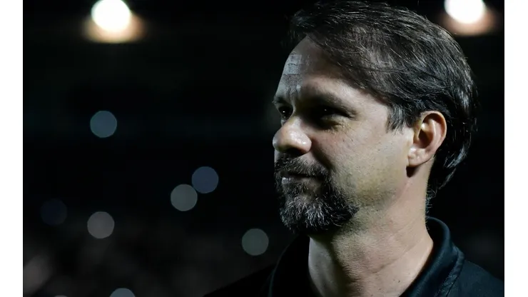 Foto: Thiago Ribeiro/AGIF - Maurício Souza: técnico minimizou as críticas da torcida do Vasco