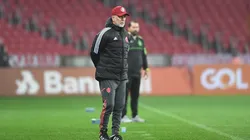 Mano Menezes pode perder um titular para o futebol europeu em breve