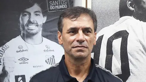 “Aceitou”; Santos acaba de fechar com novo treinador para substituir Bustos