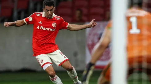 Pedro H. Tesch/AGIF - De Pena pelo Inter.