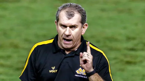 Corinthians foi citado por Tencati.