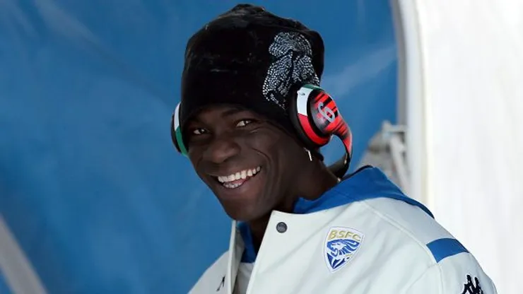 Mario Balotelli antes de partida entre SPAL e Brescia, no Estádio Paolo Mazza, pelo Campeonato Italiano, no dia 08/12/2019. Foto: Gabriele Maltinti/Getty Images