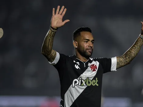 Números de Alex Teixeira no Vasco vem à tona e torcida não perdoa
