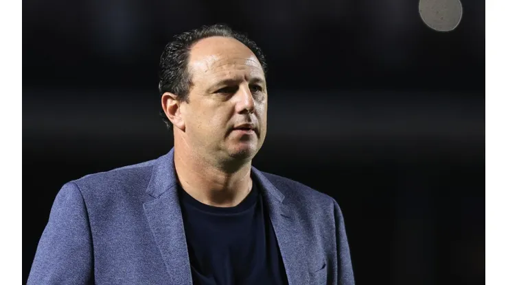 Marcello Zambrana/AGIF. Rogério Ceni deixa medalhão 'de lado' a equipe titular
