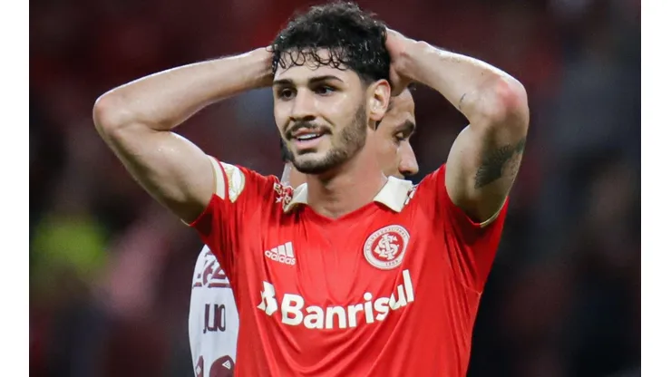Foto: Maxi Franzoi/AGIF - Johnny: desfalque no Inter contra o Atlético-GO